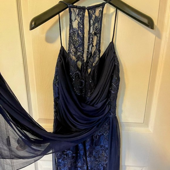 Gorgeous lace mini dress - Picture 7 of 16